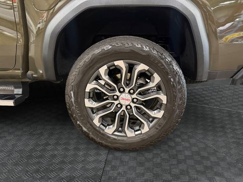 Used 2023 GMC Canyon Denali AWD/4WD image 15