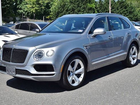 Used 2019 Bentley Bentayga image 2