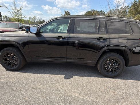 New 2026 Jeep Grand Cherokee L 4WD image 11