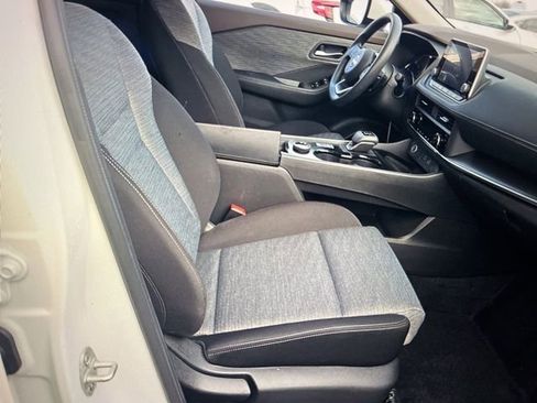 Certified 2023 Nissan Rogue SV image 18