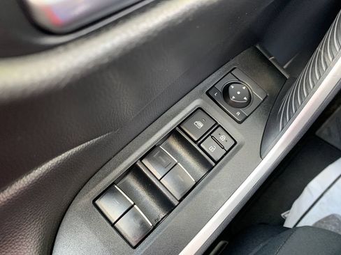 Used 2025 Toyota RAV4 XLE w/ Convenience Package FWD image 21