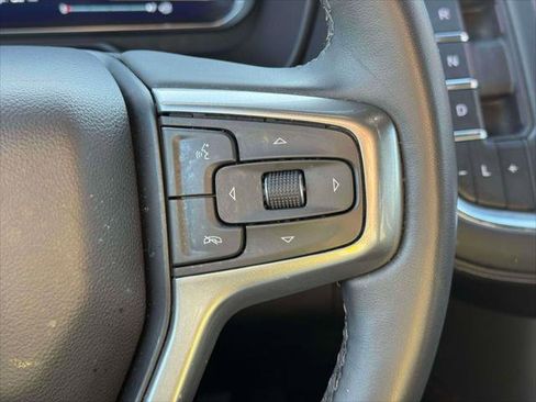 Used 2023 Chevrolet Suburban Z71 w/ Luxury Package image 22