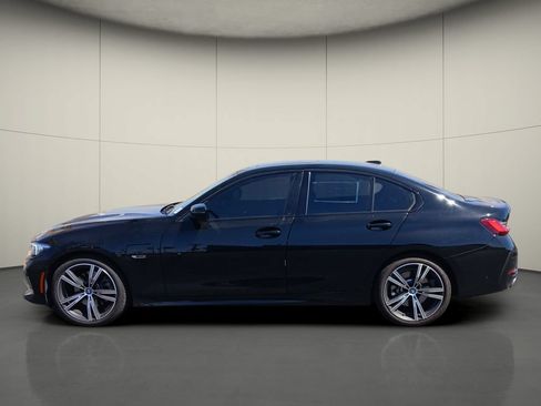 Used 2023 BMW 330e w/ Premium Package RWD image 4