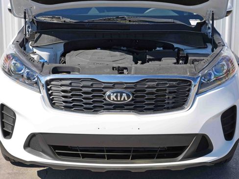 Used 2019 Kia Sorento LX image 7