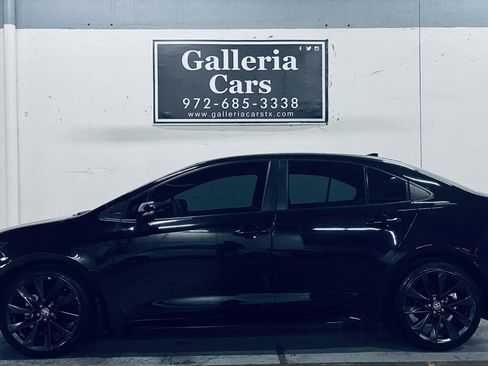 Used 2023 Toyota Corolla SE FWD image 1
