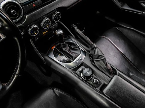 Used 2018 MAZDA MX-5 Miata RF Grand Touring RWD image 27