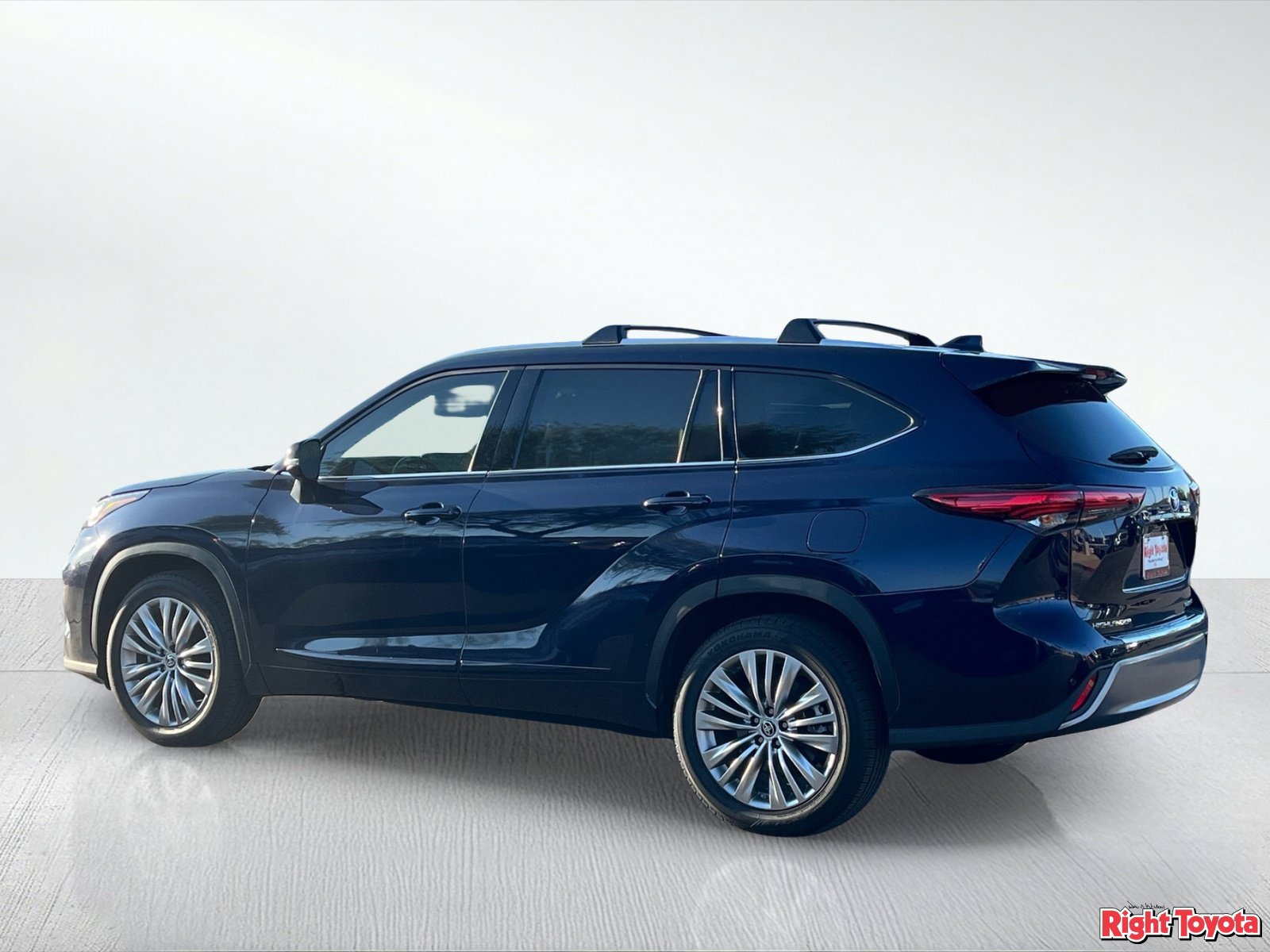 Used 2022 Toyota Highlander Platinum FWD image 5