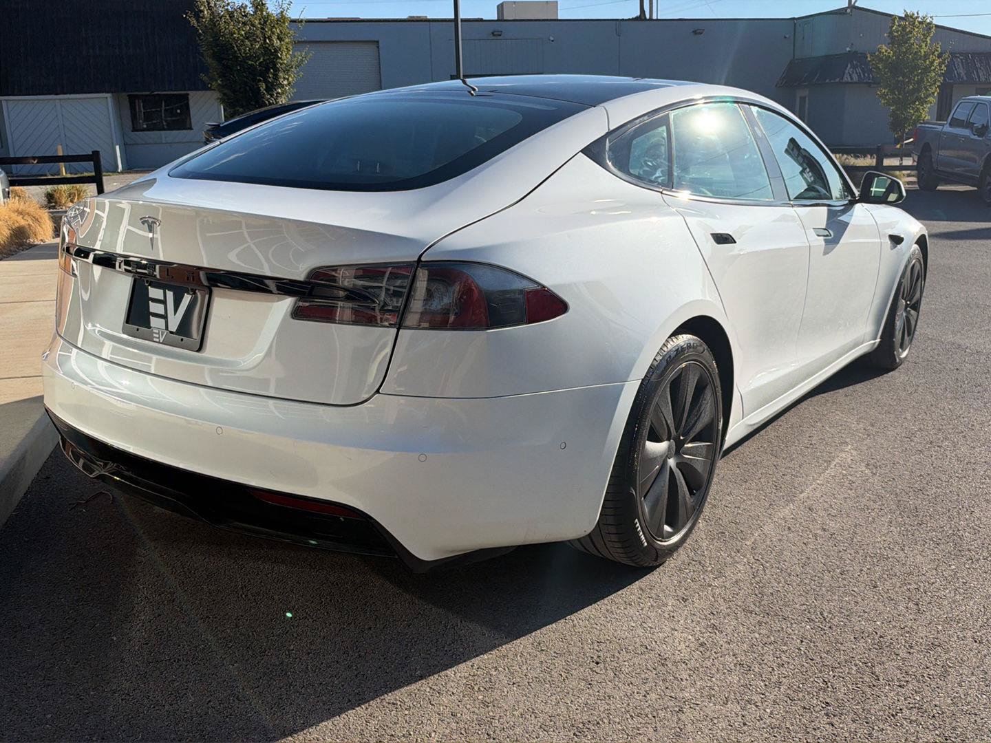 Used 2022 Tesla Model S AWD/4WD image 8