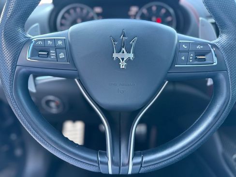 Used 2022 Maserati Levante Modena AWD/4WD image 18