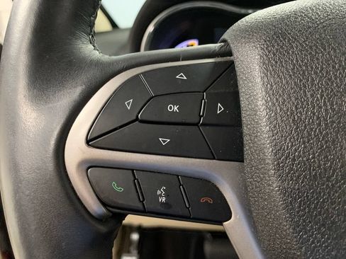 Used 2018 Jeep Grand Cherokee Limited RWD image 18
