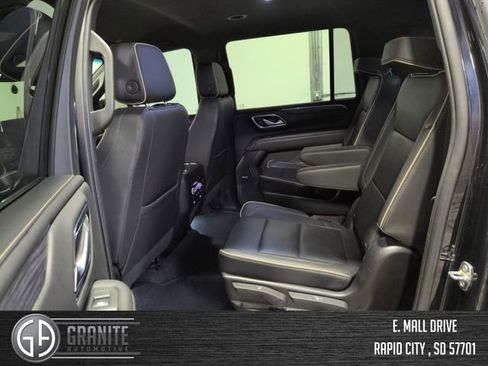 Used 2022 GMC Yukon XL SLT w/ SLT Luxury Package AWD/4WD image 24