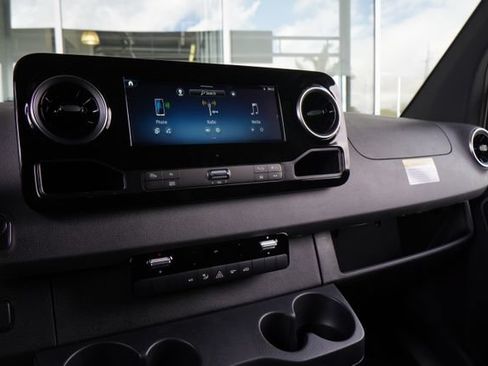 New 2025 Mercedes-Benz Sprinter 2500 image 21