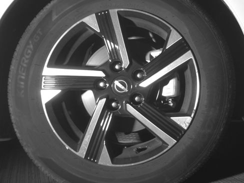 Used 2025 Nissan Sentra SV image 13