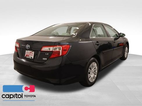 Used 2014 Toyota Camry LE FWD image 2