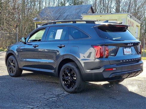 Used 2022 Kia Sorento S image 4