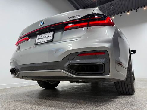 Used 2022 BMW 750i xDrive w/ Executive Package image 26