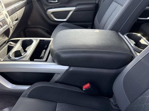 Used 2021 Nissan Titan SV w/ SV Convenience Package image 20