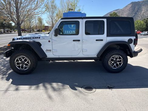Used 2026 Jeep Wrangler Unlimited Rubicon AWD/4WD image 9