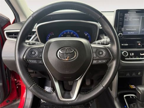 Used 2022 Toyota Corolla Cross XLE image 15