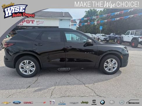 Used 2021 Chevrolet Blazer LT FWD image 2