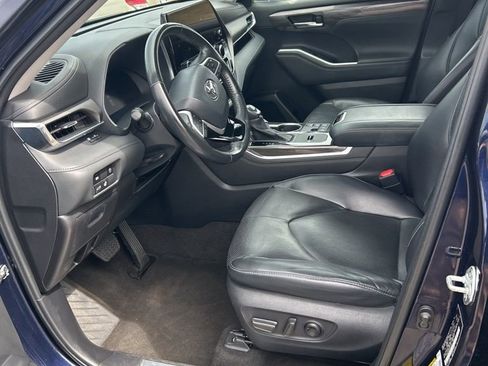Used 2023 Toyota Highlander Limited image 7