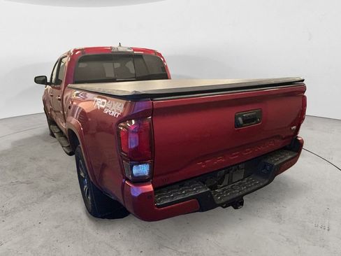 Used 2019 Toyota Tacoma TRD Sport w/ Technology Package AWD/4WD image 3