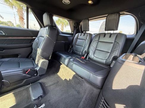 Used 2017 Ford Explorer Platinum AWD/4WD image 13