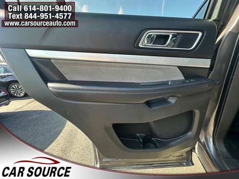 Used 2017 Ford Explorer XLT w/ Equipment Group 202A AWD/4WD image 25