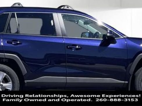 Used 2025 Toyota RAV4 XLE image 9