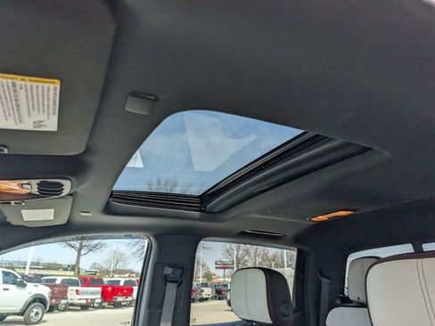 Used 2024 GMC Canyon AT4X AWD/4WD image 3
