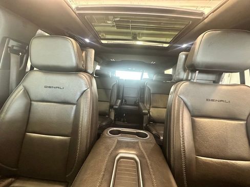 Used 2021 GMC Yukon Denali w/ Denali Premium Package image 53