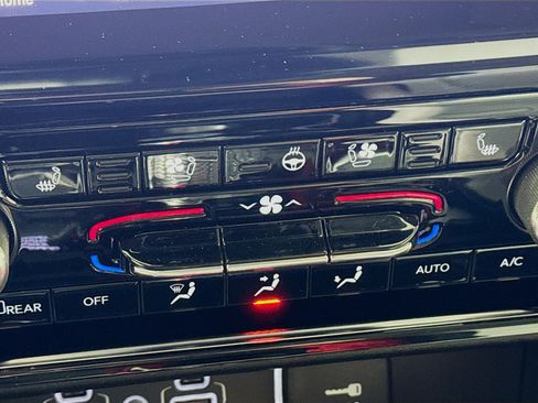 Used 2022 Jeep Grand Cherokee Overland image 5