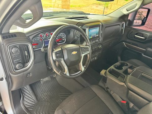 Used 2023 Chevrolet Silverado 3500 LT AWD/4WD image 12