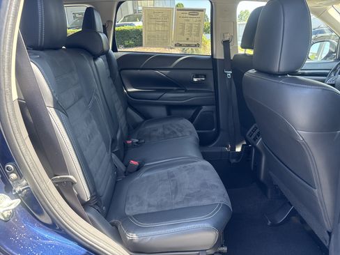 Used 2020 Mitsubishi Outlander SE FWD image 14