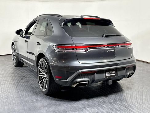 Certified 2025 Porsche Macan AWD/4WD image 3