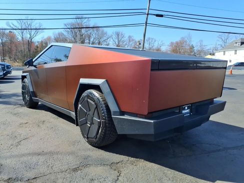 Used 2024 Tesla Cybertruck AWD Crew Cab image 5