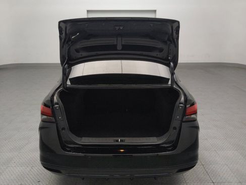 Used 2025 Nissan Versa SV FWD image 29