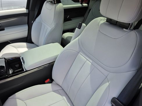 New 2026 Land Rover Range Rover Sport SE AWD/4WD image 12