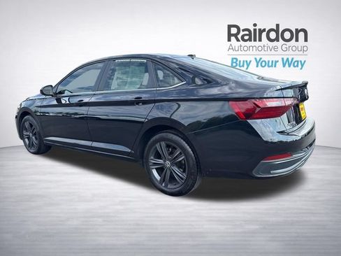 Used 2024 Volkswagen Jetta SE w/ Panoramic Sunroof Package FWD image 5