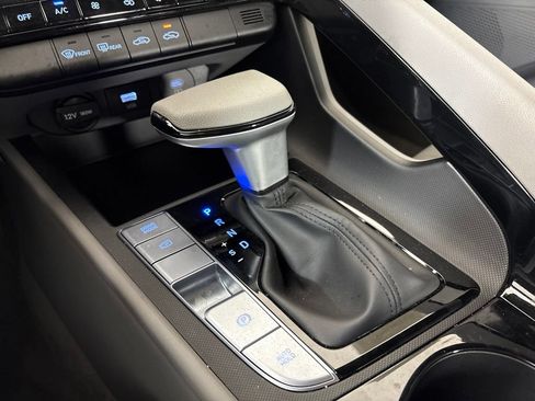Certified 2025 Hyundai Elantra Hybrid FWD image 31