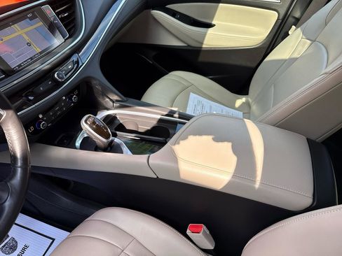 Used 2019 Buick Enclave Essence AWD/4WD image 24