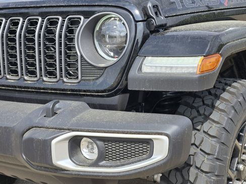 New 2026 Jeep Gladiator Sport AWD/4WD image 10