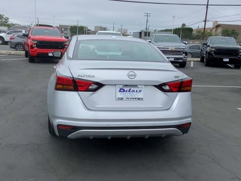 Used 2024 Nissan Altima 2.5 SV image 8