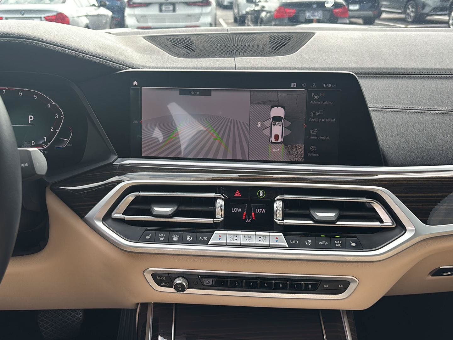 Used 2022 BMW X7 xDrive40i w/ Premium Package AWD/4WD image 27