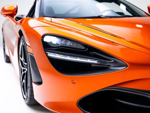 Used 2018 McLaren 720S Performance image 10
