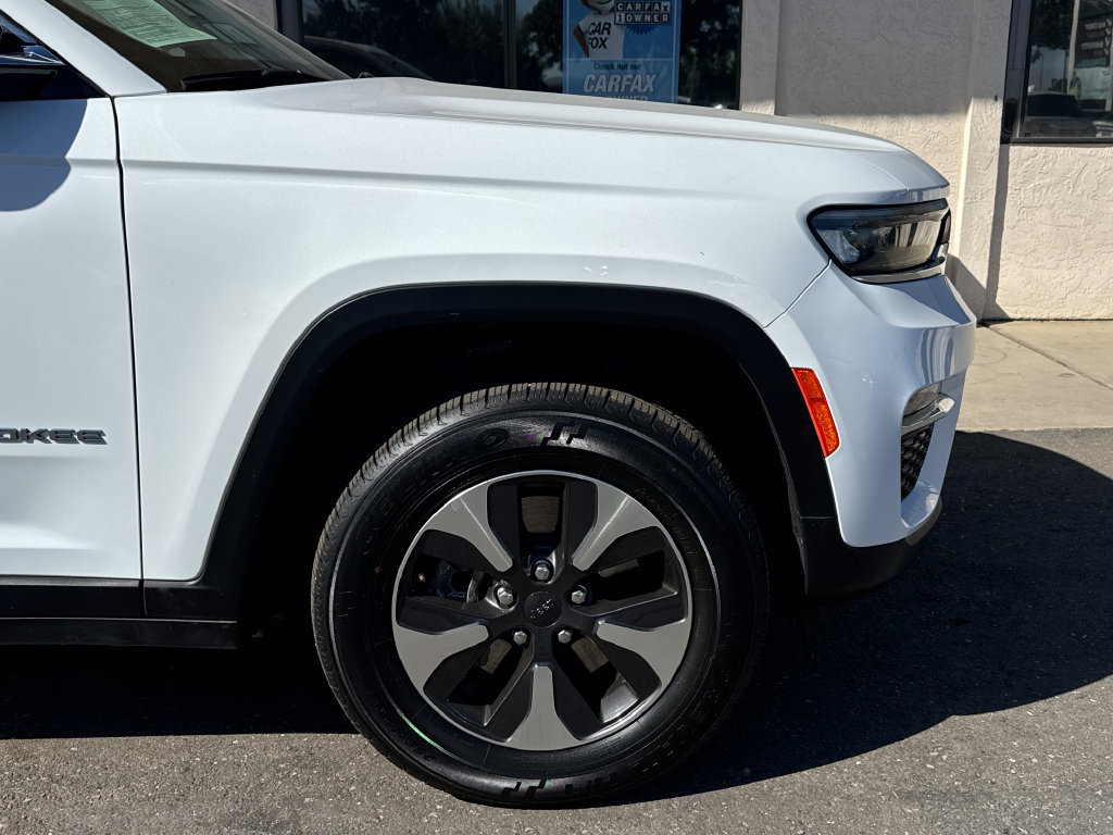Used 2024 Jeep Grand Cherokee Limited 4xe AWD/4WD image 2