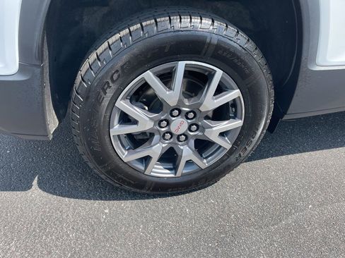 Used 2023 GMC Acadia SLT AWD/4WD image 20
