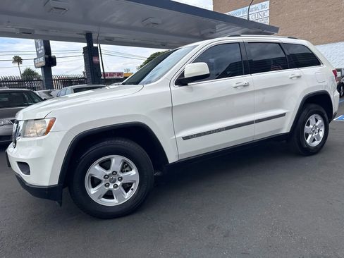 Used 2012 Jeep Grand Cherokee Laredo w/ Laredo E Group image 14