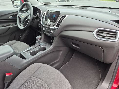 Certified 2024 Chevrolet Equinox LT FWD image 29