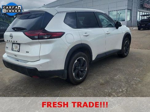 Certified 2024 Nissan Rogue SV w/ SV Premium Package FWD image 5